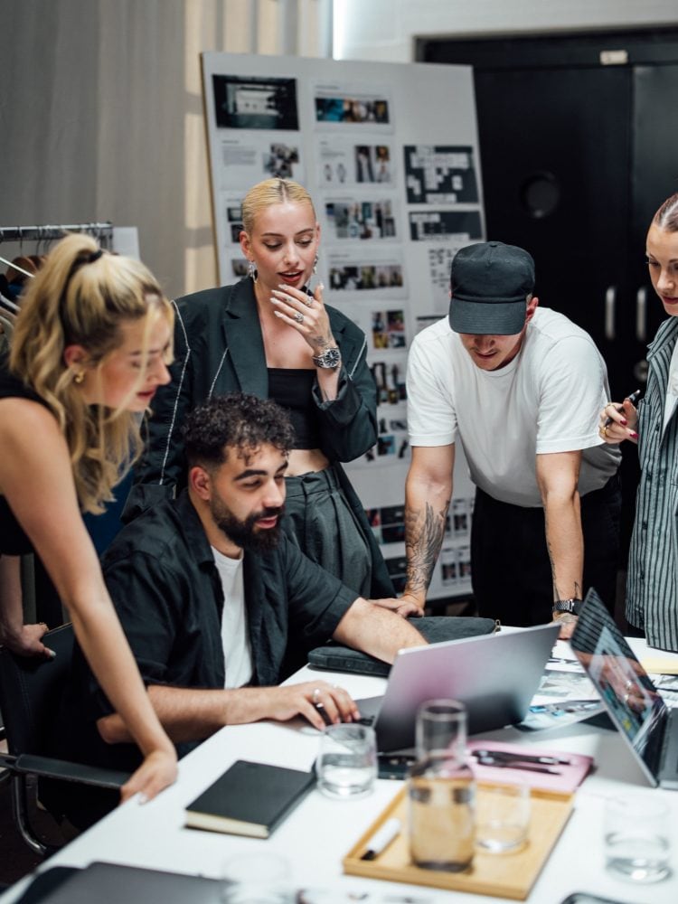 As creative director, stylist, and photographer, Lauren Isabel has founded the Zurich-based collective “Studio Sync”